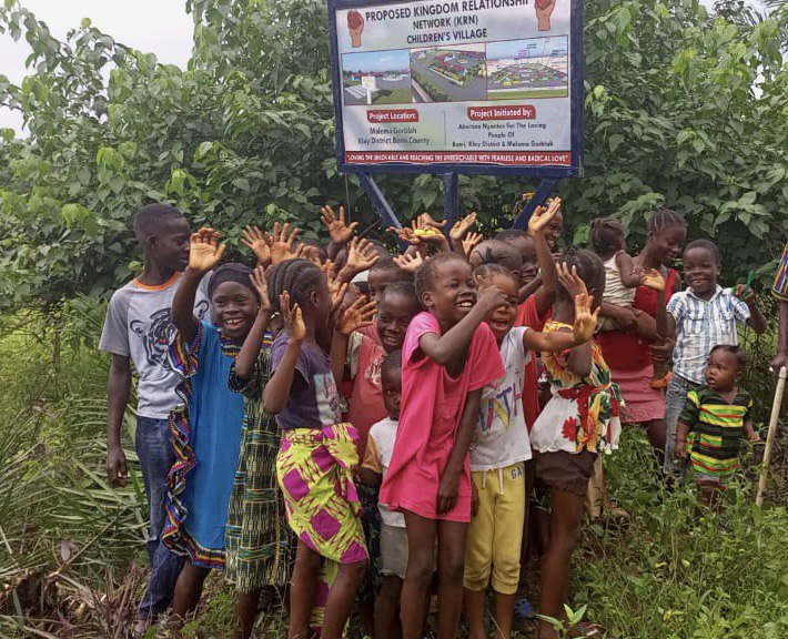 Children from the Malema community in Liberia